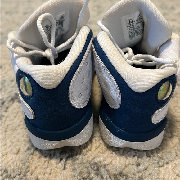 Jordan Sneakers Kids - Picture 2 of 4